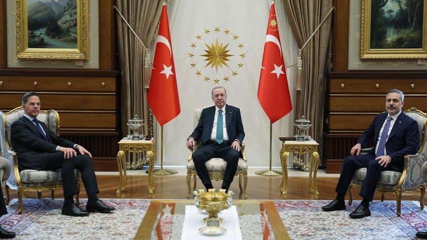 Nato20Genel20Sekreteri20Mark20Ruttenin20TC3BCrkiye20Ziyareti3A20DeC49FiC59Fen20Stratejik20Dengeler